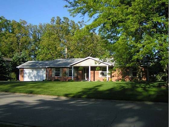 1st image of 704 N Meadow Wood Dr