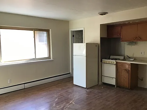 2528 W Wells St Photo 1