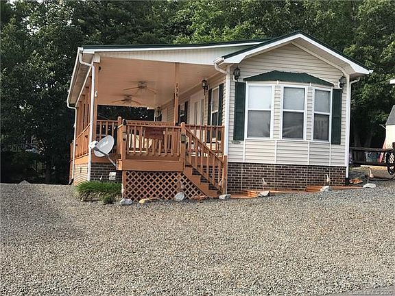 3rd image of 138 Grand View Dr