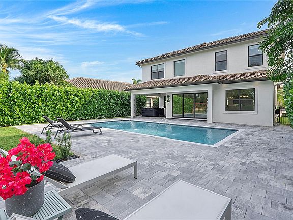 5th image of 10225 Cameilla Street