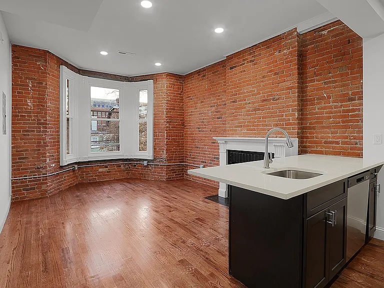 57 Trumbull St #2F — Photo 4