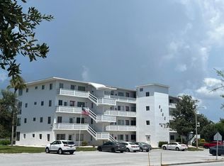 8055 112th St APT 104, Seminole, FL 33772