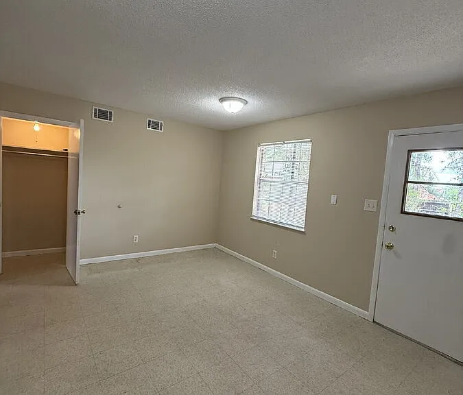 102 Woodhouse Ln #A — Photo 11