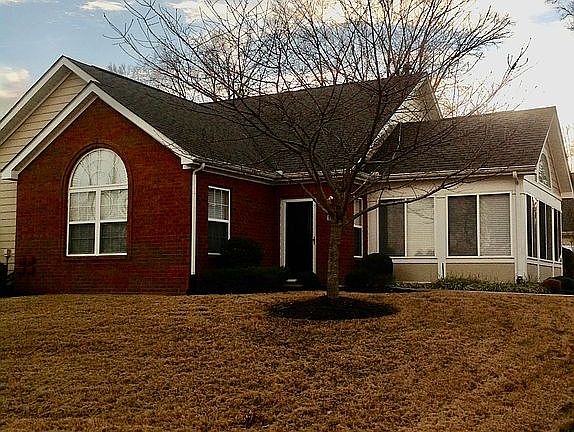 3rd image of 1119 Oak Heights Ln