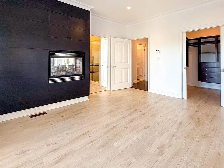 2307 Marine Dr — Photo 26