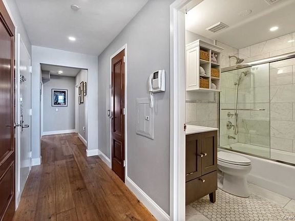 4th image of 937 Union St #9B