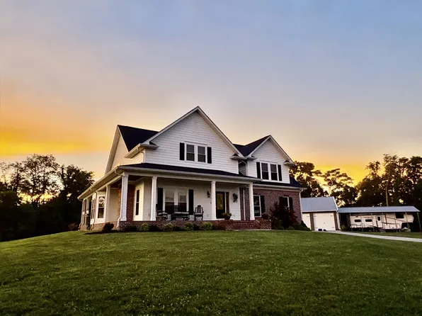 738 Mutton Hollow Hill Rd, Bethpage, TN 37022