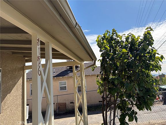 3rd image of 1156 N Rancho Ave