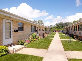 306 W Division St APT A, Villa Park, IL 60181