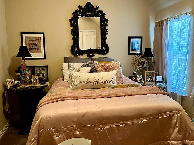 1 of two extra bedrooms