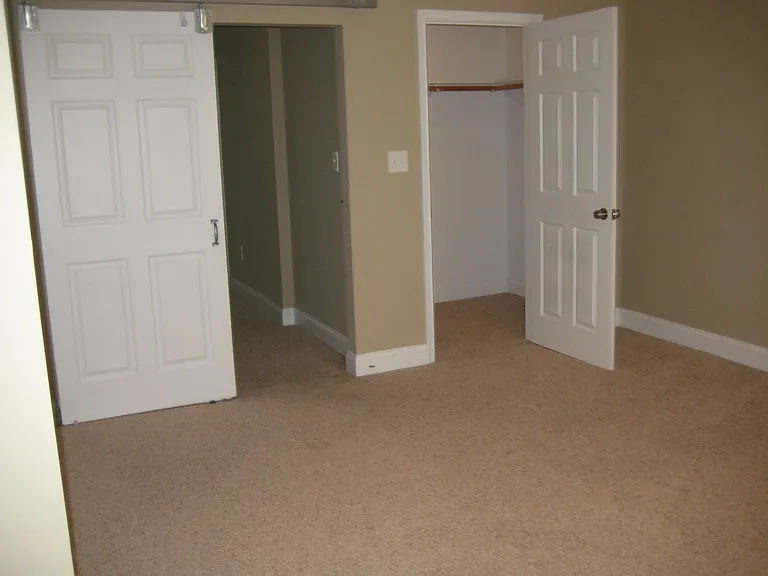 1028 Hollins St — Photo 12