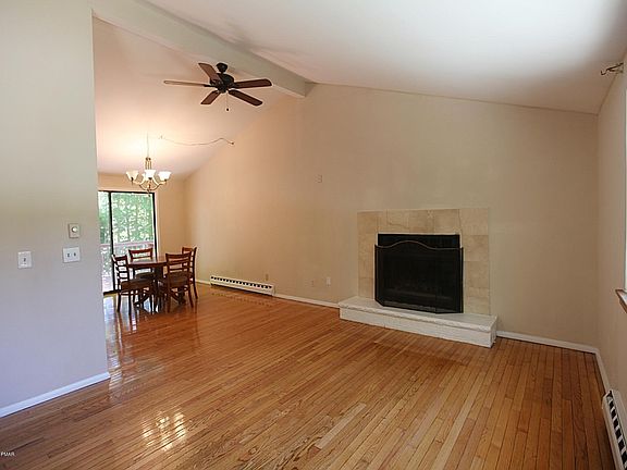 3rd image of 3076 Briarwood Dr