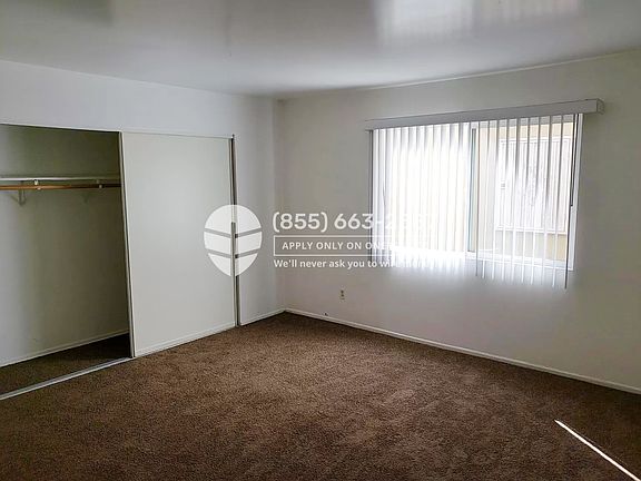 4th image of 2541 Hayes Dr