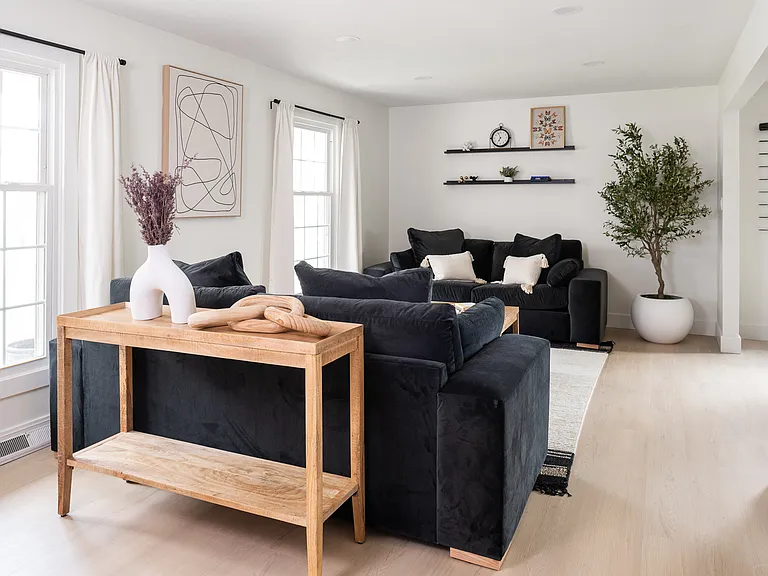 389 Lake Park Dr — Photo 3
