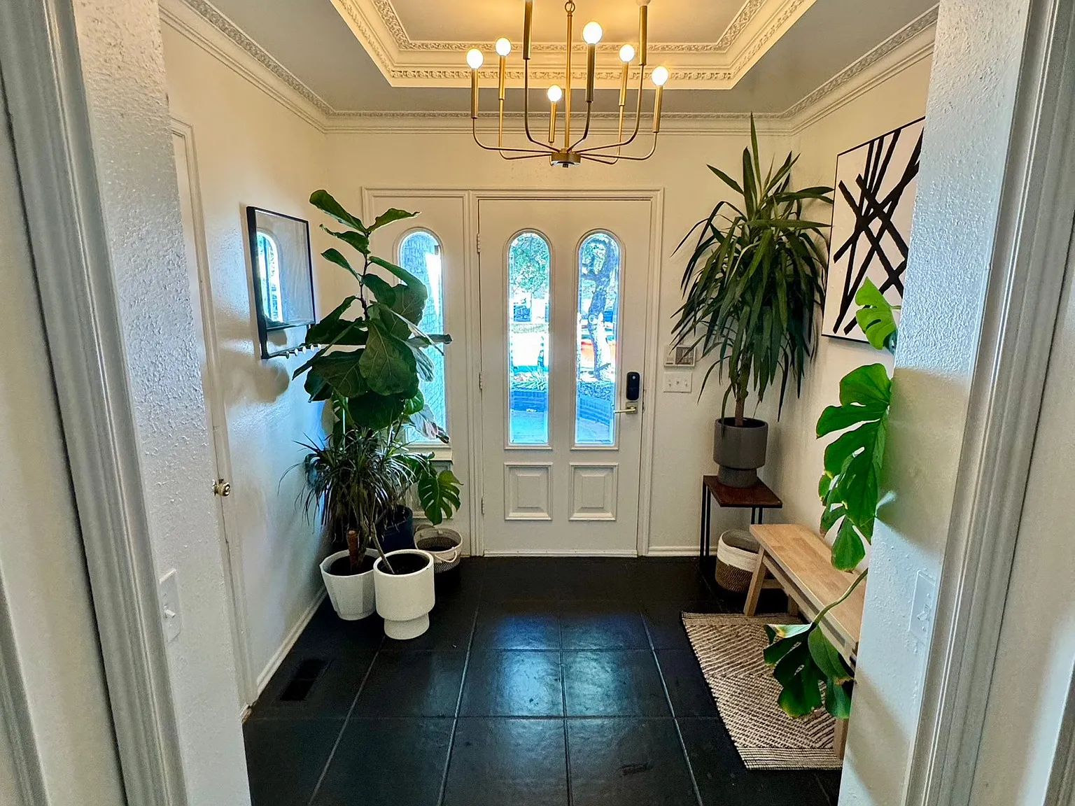 3 bed, 2.5 bath, 2200 sqft, $2,100 — Photo 3