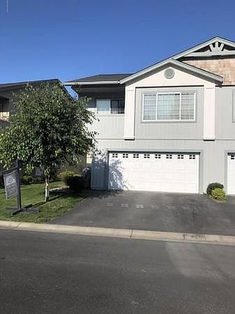 Exterior - lawn maintenance provided by HOA