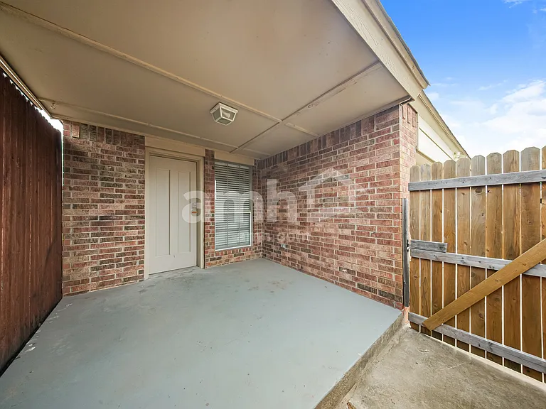 1424 SW 23rd St — Photo 14