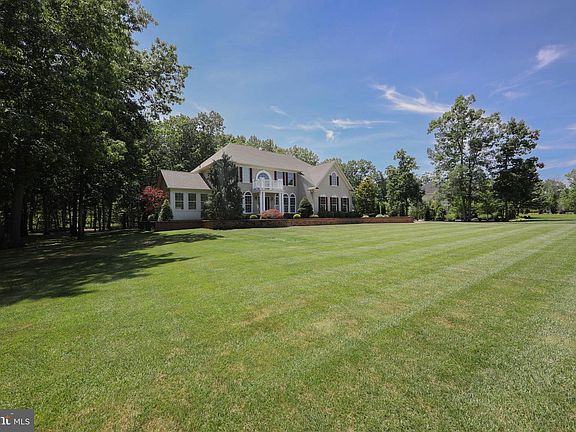 4th image of 203 Cherry Tree Ct