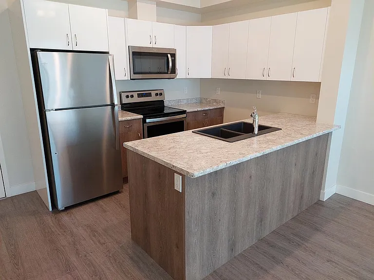 1950 Watkiss Way #201 — Photo 15