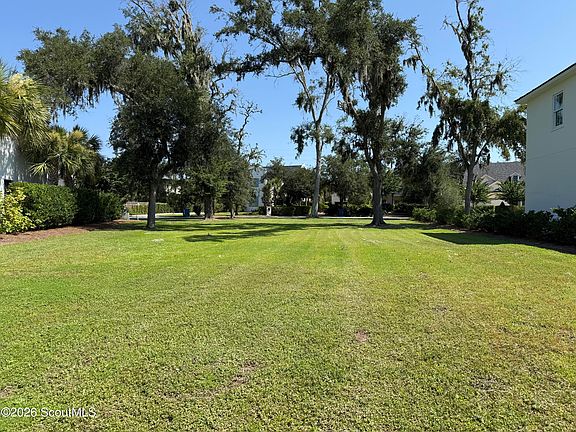 2nd image of 205 Yacht Club Dr