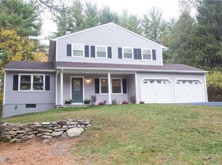 1 Bradley Dr, Hopewell junction, NY 12533