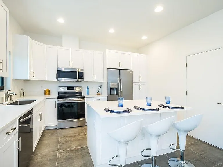 1036 NE 33rd St #1036 — Photo 3