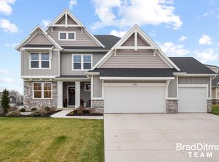 270 Hawk Chase Ct, Grand Rapids, MI 49525