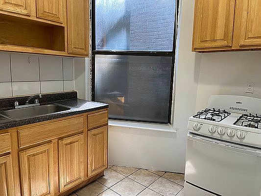 4th image of 321 141st St #4E