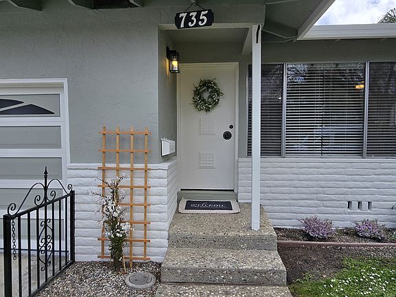 4th image of 735 Madison Ave