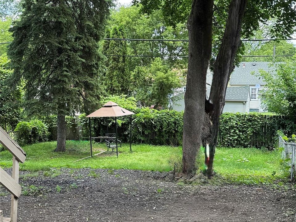 2nd image of 113 Kemp St