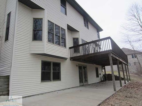 2nd image of 410 W Dill Dr