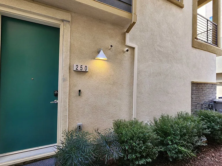250 Log Pond Ln — Photo 2