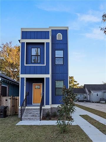 1st image of 2756-2758 Gladiolus St #2756