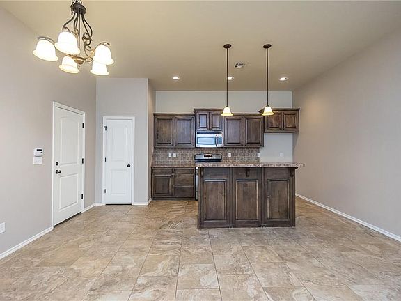 4th image of 11423 NW 121st Pl