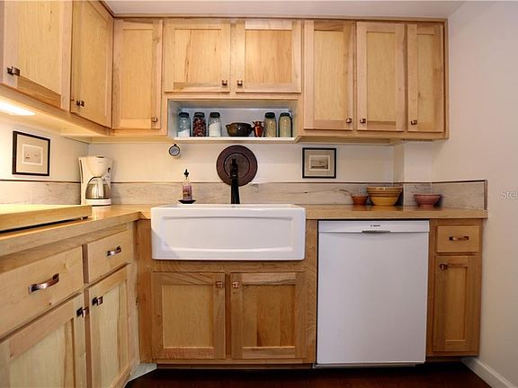 4th image of 2401 Bayshore Blvd Unit 506