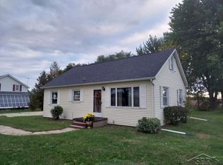 10490 Garfield Rd, Freeland, MI 48623