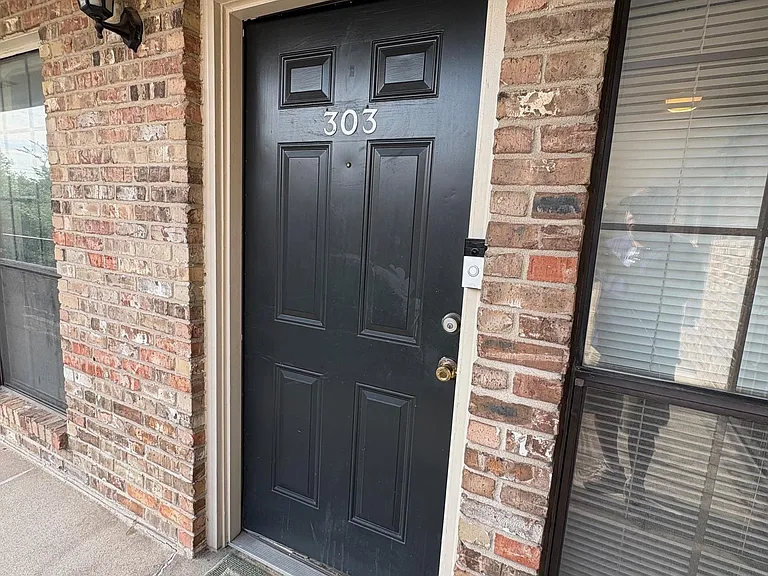 2801 Rio Grande St #303 — Photo 4