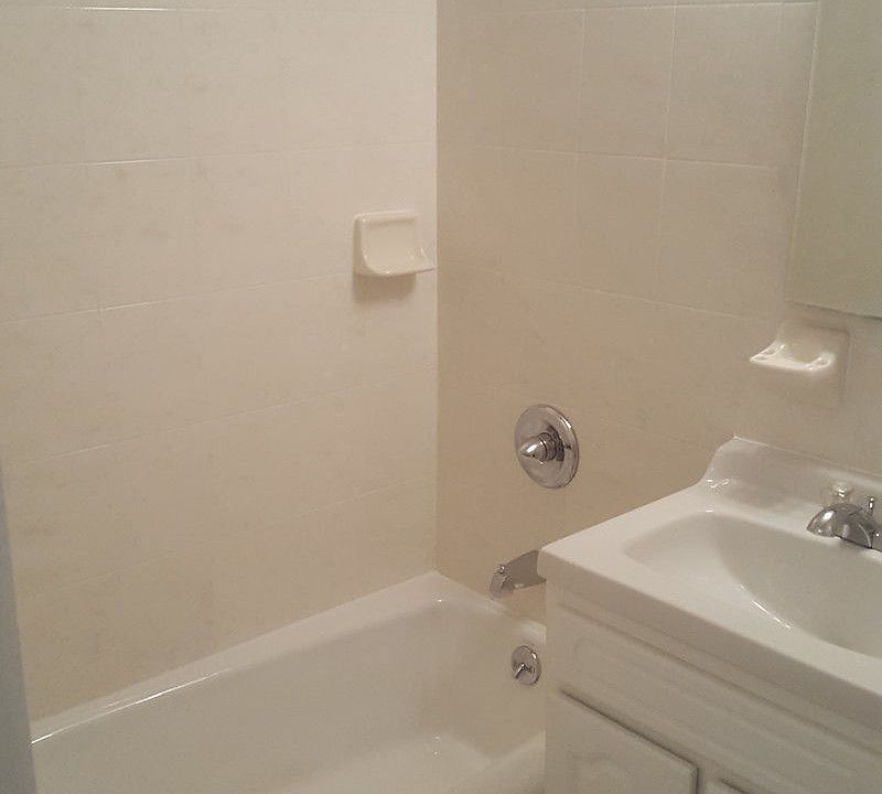 2nd image of 30 E 81st St APT 4C