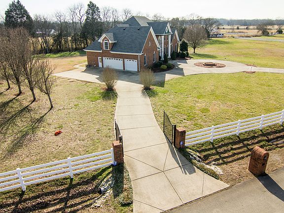 2nd image of 206 Churchill Farms Dr