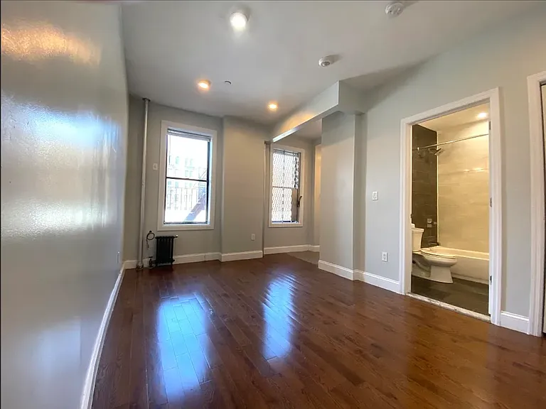 10 Vermilyea Ave #4D — Photo 5