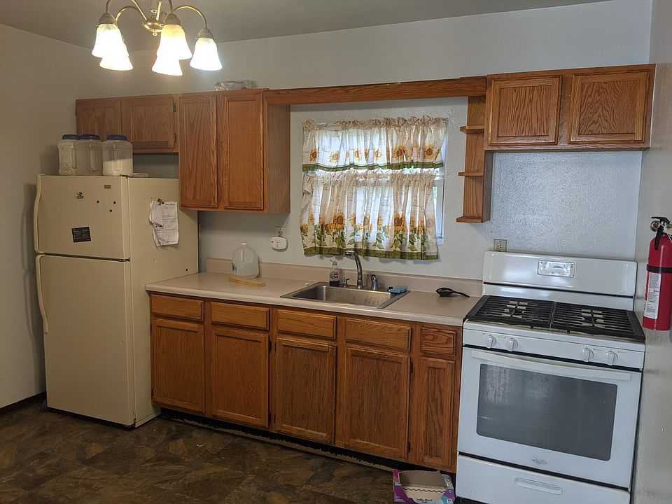 1st image of 641 Linden Ave #A