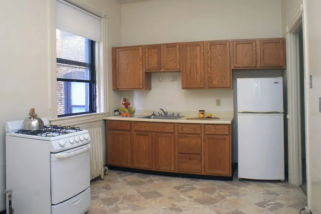 Oakland Bates Apartments — Photo 3