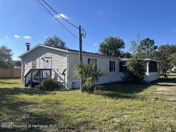 3rd image of 16154 Fort Myers St