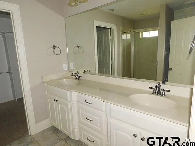 305 Rita Dr — Photo 9