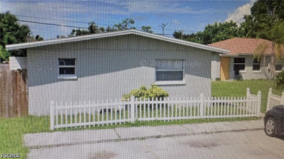 1 bed, 1.0 bath, 612 sqft, $900 — Photo 1