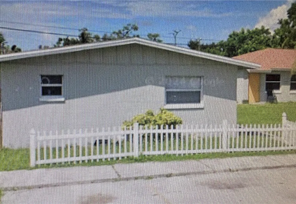 5458 5th Ave