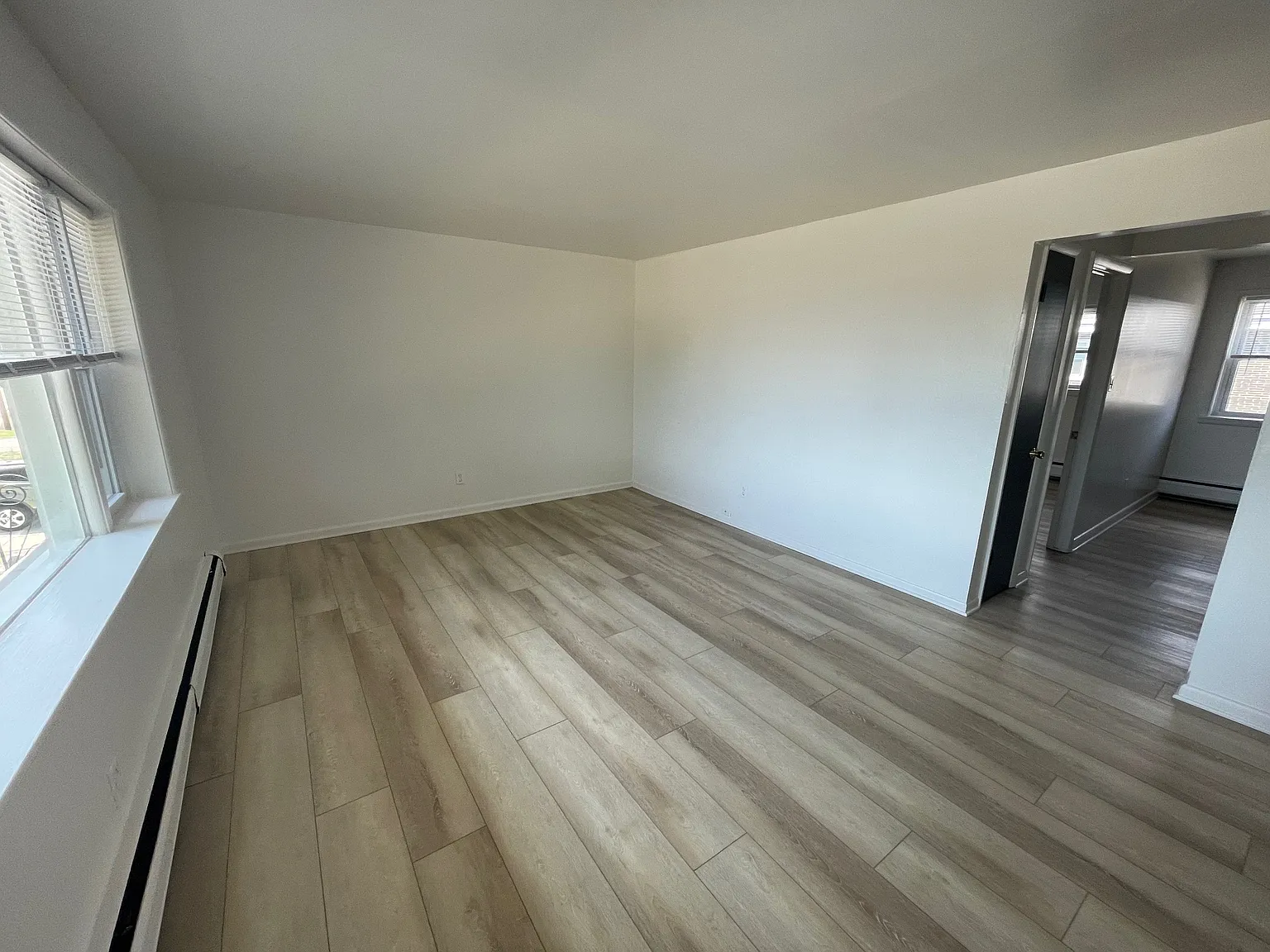 1 bed, 900 sqft, $895 — Photo 4