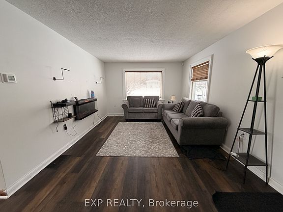 4th image of 78 Yonge St N