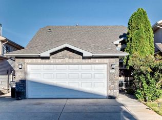 184 W Douglas Ridge Grn SE, Calgary, AB T2Z2T4
