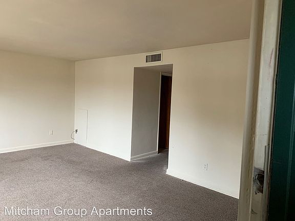 3rd image of 112 Knox St #23